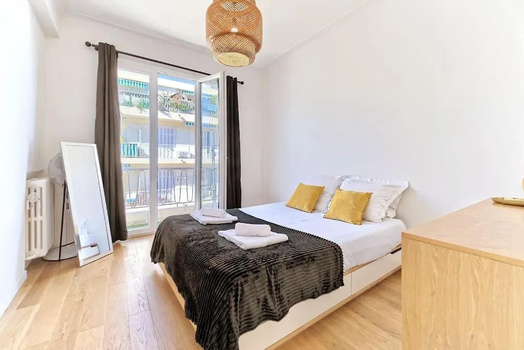 Centre Ville-Superbe Appartement De 50 M2 - Cosy Avec Terrasse -Wifi Nice 0*,